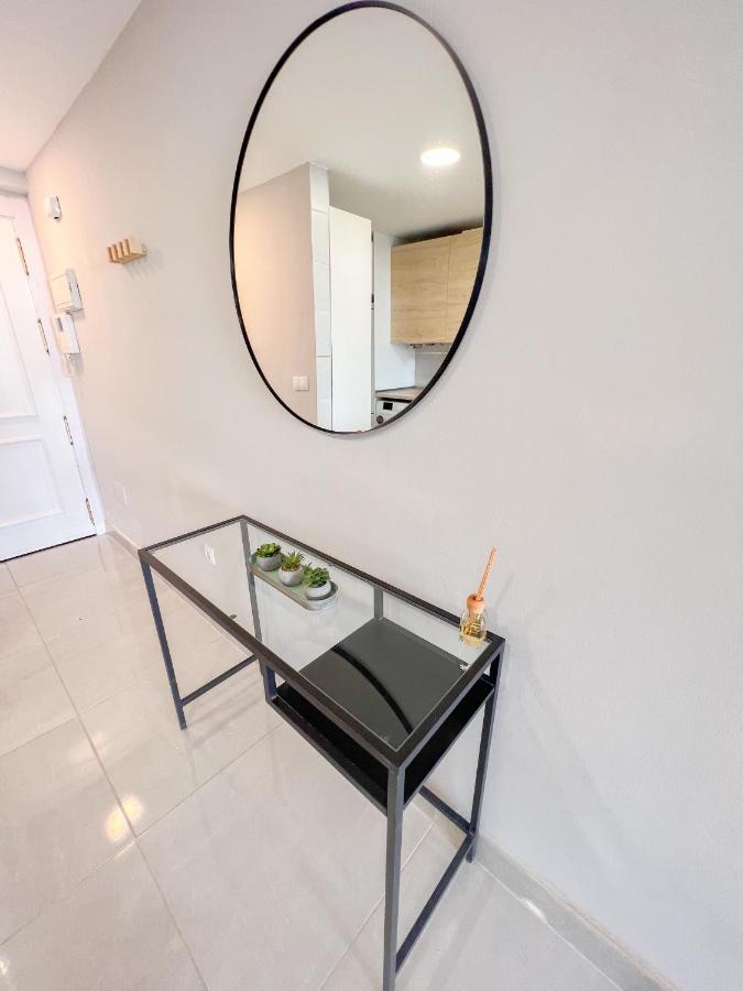 Cozy Apartment With Large Terrace Τορρεμολίνος Εξωτερικό φωτογραφία