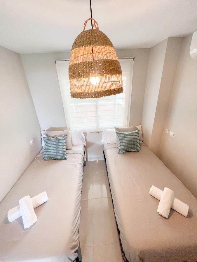 Cozy Apartment With Large Terrace Τορρεμολίνος Εξωτερικό φωτογραφία