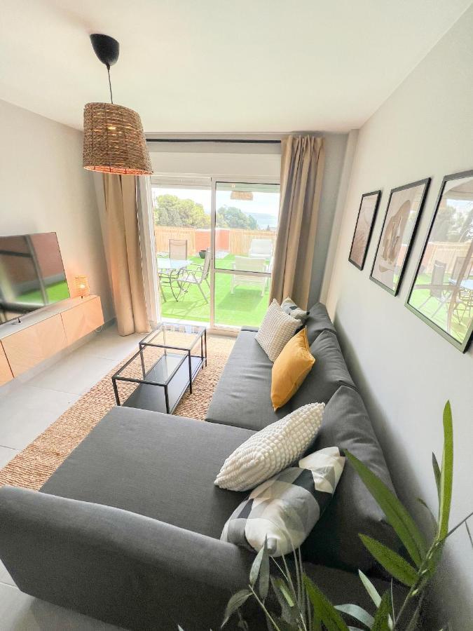 Cozy Apartment With Large Terrace Τορρεμολίνος Εξωτερικό φωτογραφία