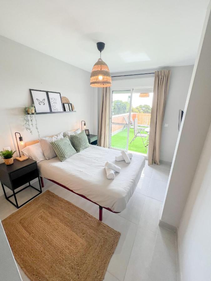 Cozy Apartment With Large Terrace Τορρεμολίνος Εξωτερικό φωτογραφία