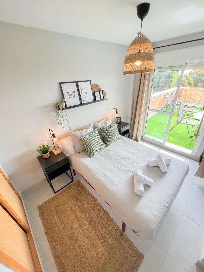 Cozy Apartment With Large Terrace Τορρεμολίνος Εξωτερικό φωτογραφία