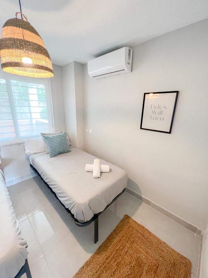 Cozy Apartment With Large Terrace Τορρεμολίνος Εξωτερικό φωτογραφία