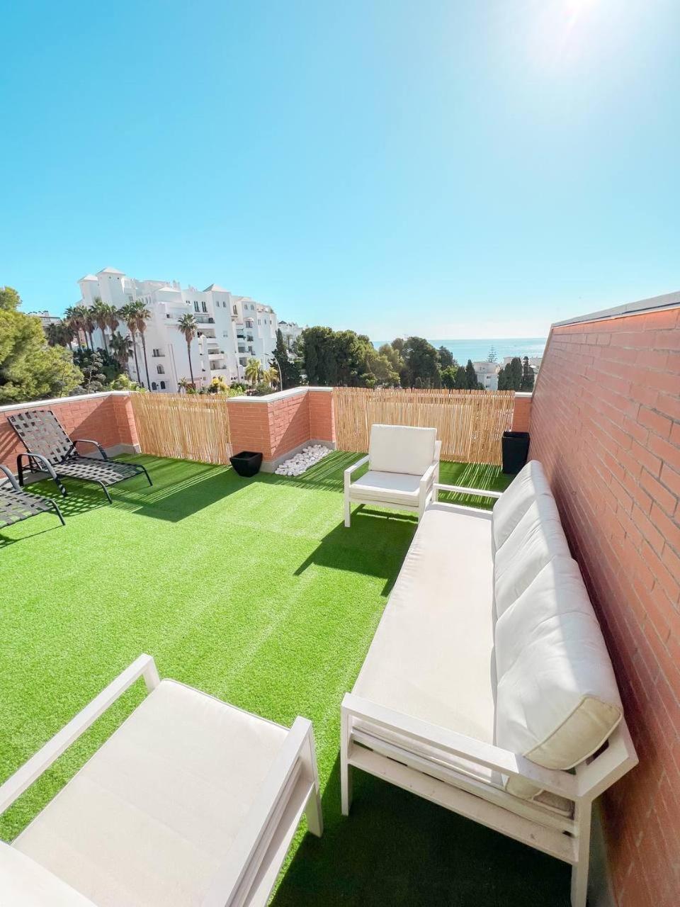 Cozy Apartment With Large Terrace Τορρεμολίνος Εξωτερικό φωτογραφία